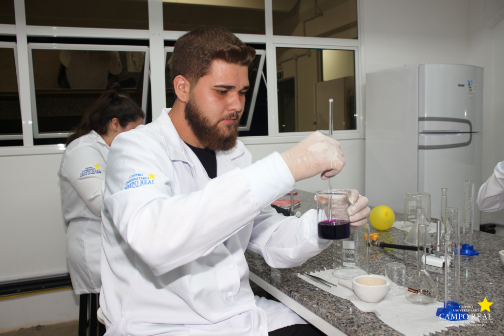 LABORATÓRIO DE ANÁLISES QUÍMICAS, BIOQUÍMICAS E CLÍNICAS