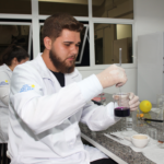 LABORATÓRIO DE ANÁLISES QUÍMICAS, BIOQUÍMICAS E CLÍNICAS